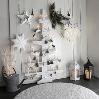 Biela nástenná svietiaca dekorácia Best Season Wall Tree