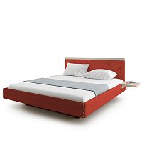 Červená dvojlôžková posteľ z masívneho dubového dreva JELÍNEK Amanta, 200 x 200 cm
