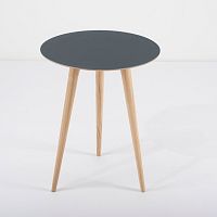 Príručný stolík z dubového dreva s modrou doskou Gazzda Arp, Ø 45 cm