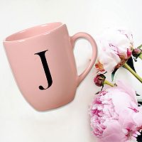 Ružový keramický hrnček Vivas Letter J, 330 ml