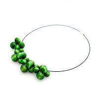 Zelený drevený náhrdelník Ko–ra–le Bubbles