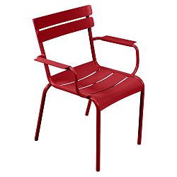 Červená záhradná stolička s opierkami Fermob Luxembourg