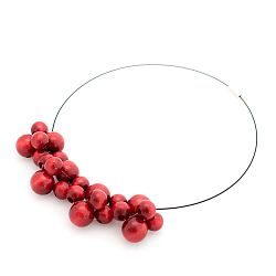 Červený drevený náhrdelník ko–ra–le Bubbles