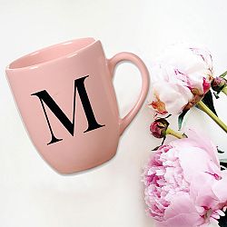 Ružový keramický hrnček Vivas Letter M, 330 ml